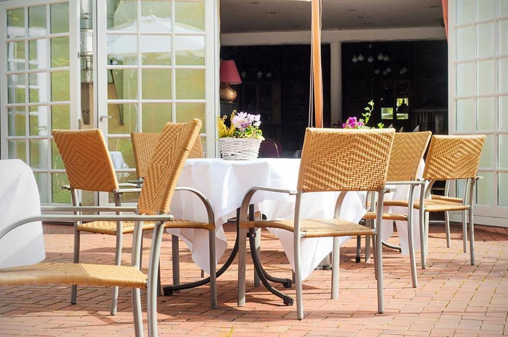 Landgasthof&Hotel Jagdhof Stralsund Exterior foto