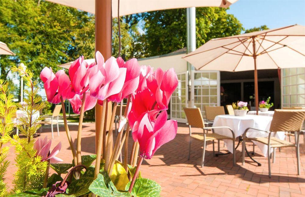 Landgasthof&Hotel Jagdhof Stralsund Exterior foto