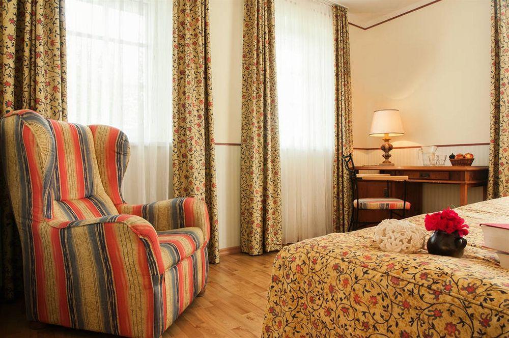 Landgasthof&Hotel Jagdhof Stralsund Exterior foto