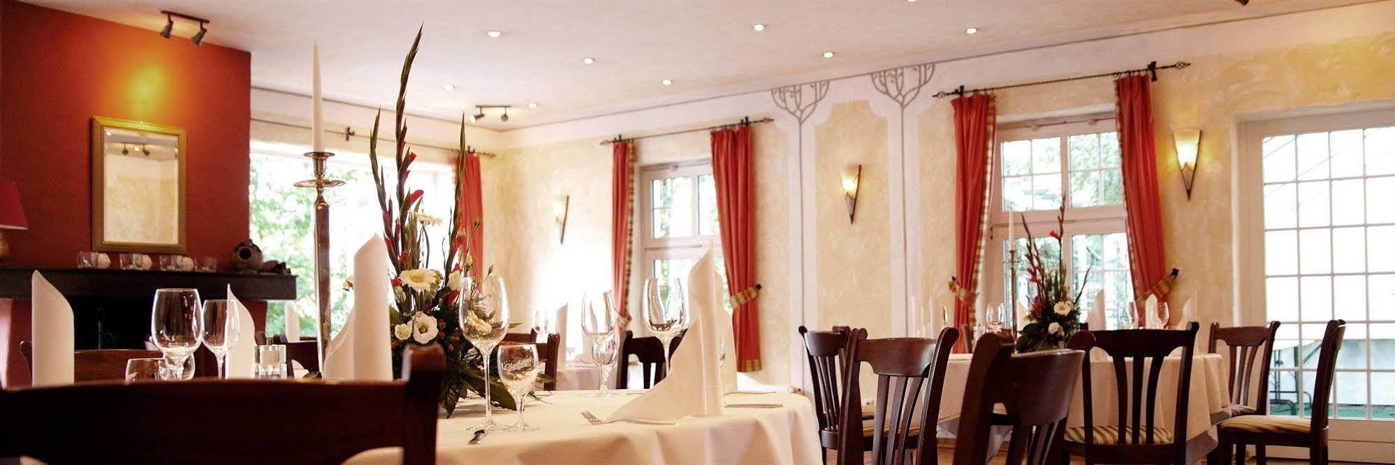 Landgasthof&Hotel Jagdhof Stralsund Exterior foto