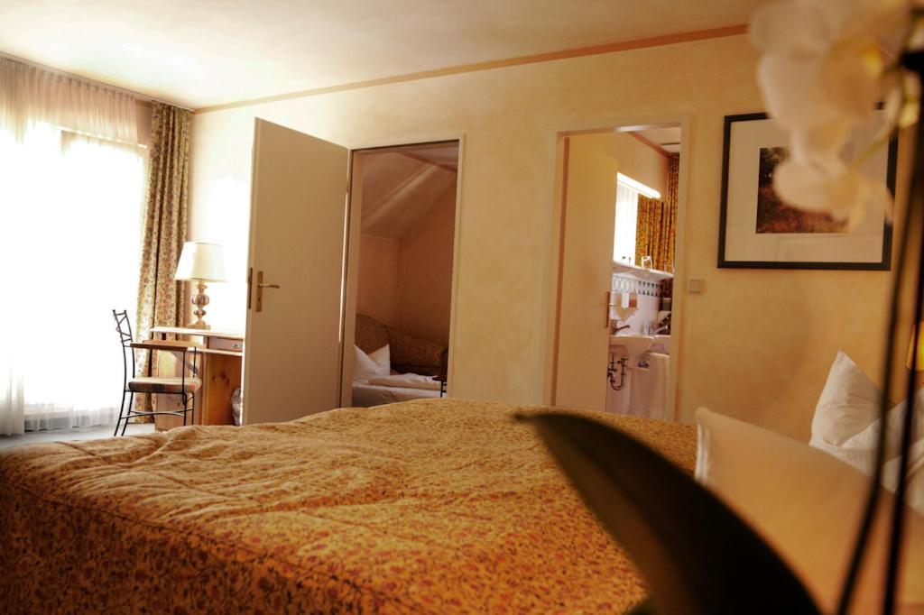 Landgasthof&Hotel Jagdhof Stralsund Zimmer foto