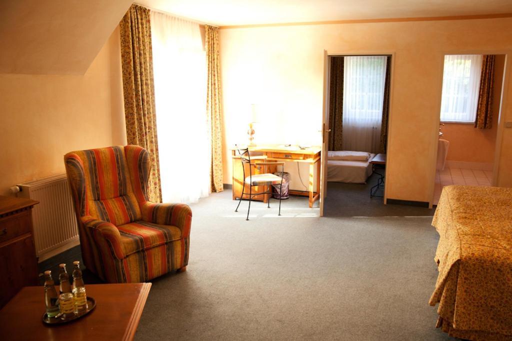 Landgasthof&Hotel Jagdhof Stralsund Zimmer foto
